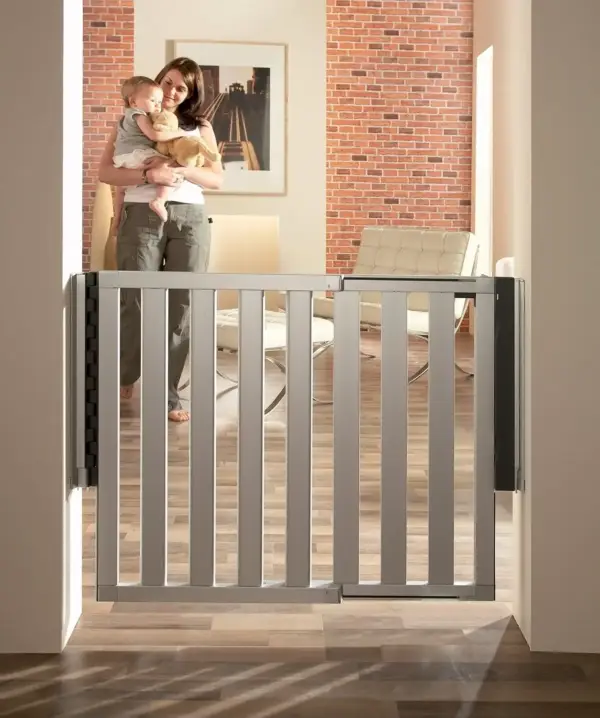 Munchkin Loft Hardware Mounted Baby Gate