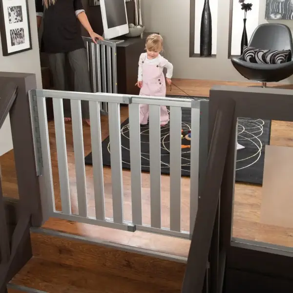 Munchkin Loft Hardware Mounted Baby Gate