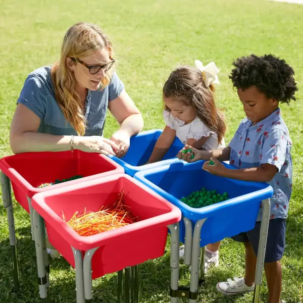 4-Station Sand and Water Adjustable Play Table